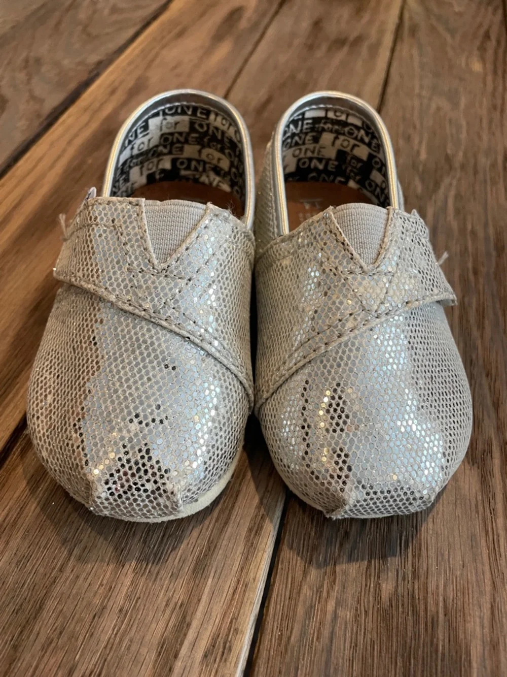 TOMS Toddler Silver Sparkle Slip-Ons Size T4